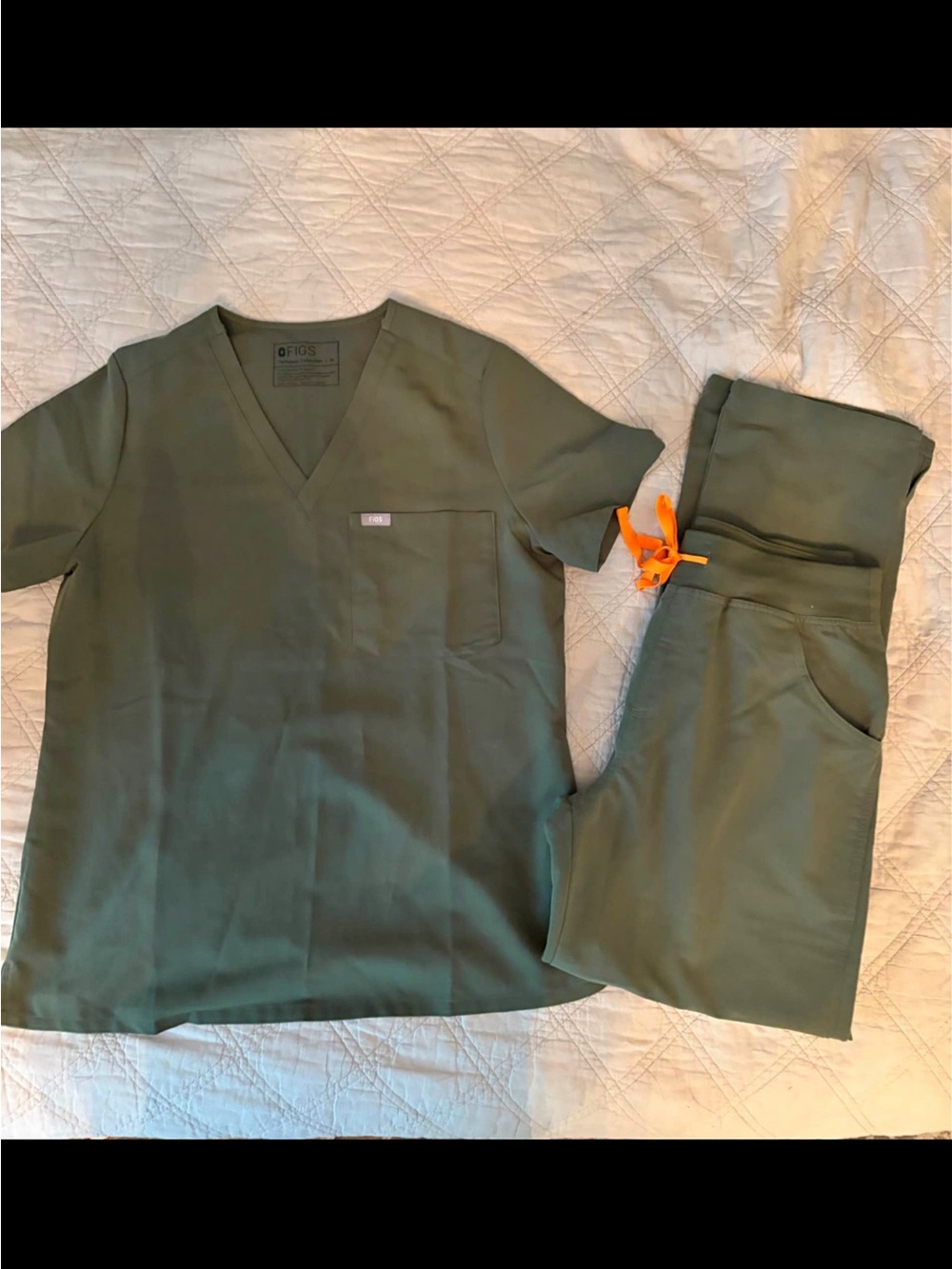 Figs MEDIUM moss green with Orange Drawstring